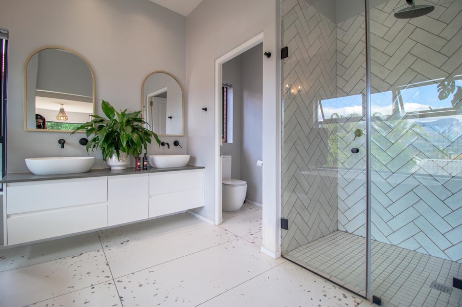 3 Bedroom Property for Sale in Hoog En Droog Western Cape